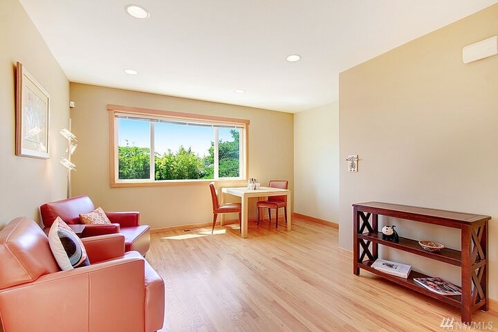 Property Photo: 4439 44th Ave SW C WA 98116