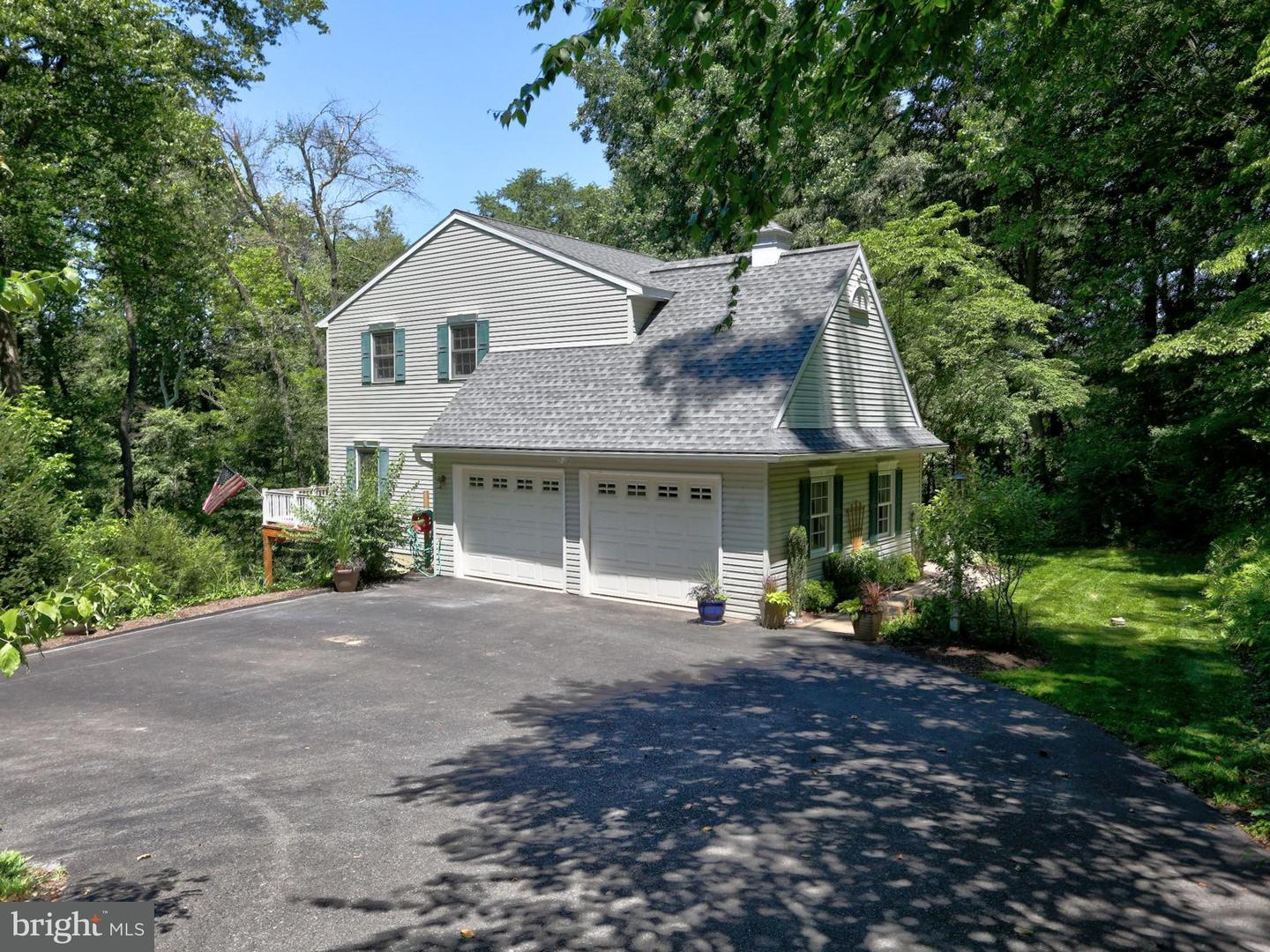 Property Photo:  24 Lakewood Drive  PA 17565 