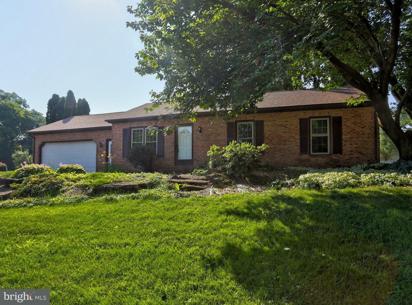 Property Photo:  2342 Sue Ann Drive  PA 17602 