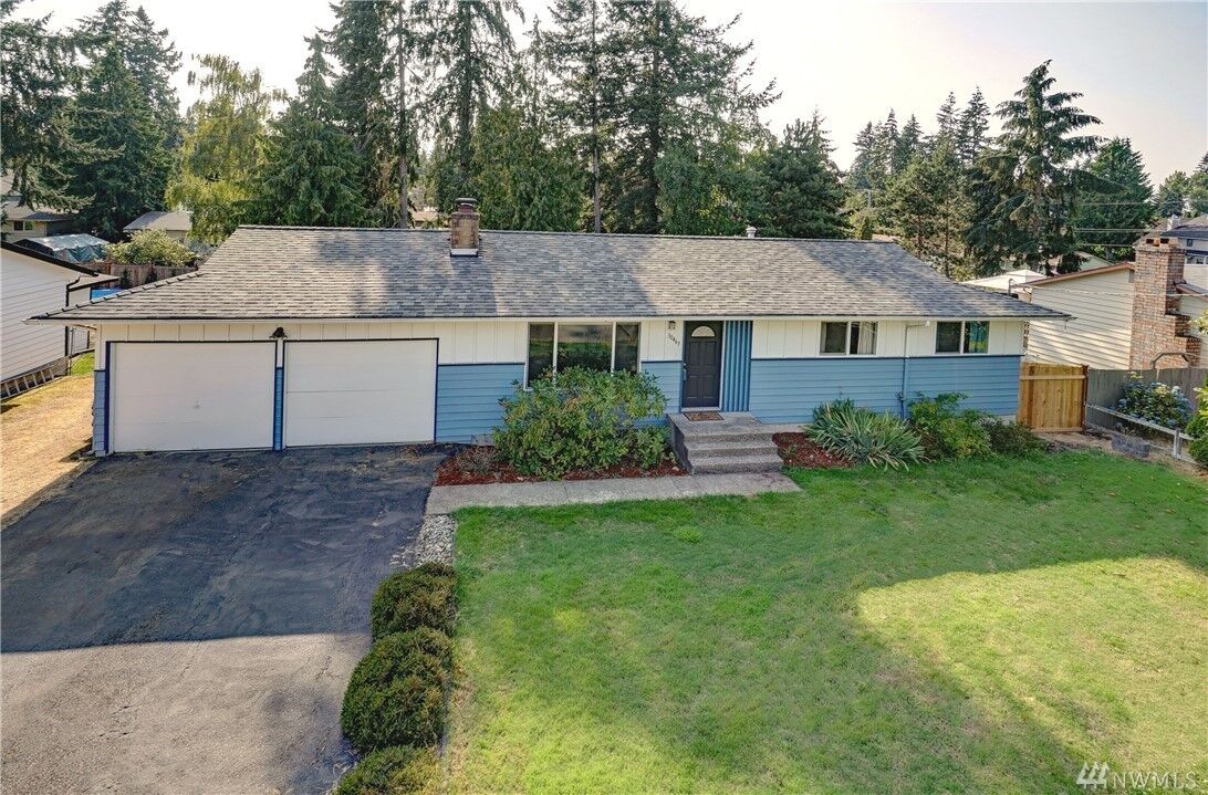 Property Photo: 30463 4th Ave S WA 98003