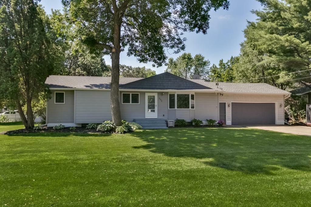 Property Photo:  302 Elm Street  MN 55014 