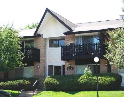 Property Photo:  17A Kingery Quarter 201  IL 60527 