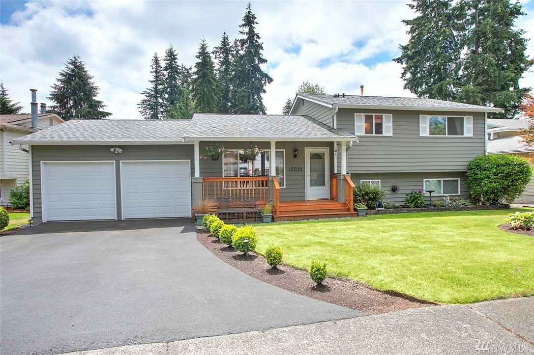 Property Photo:  13035 SE 184th Place  WA 98058 