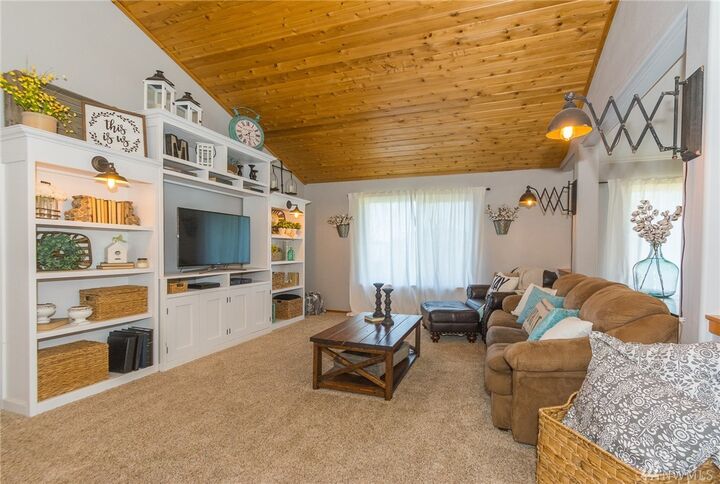 Property Photo: 161 Ironwood Ct WA 98532