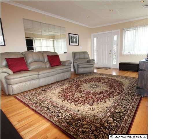 Property Photo:  9 Furman Avenue  NJ 08872 