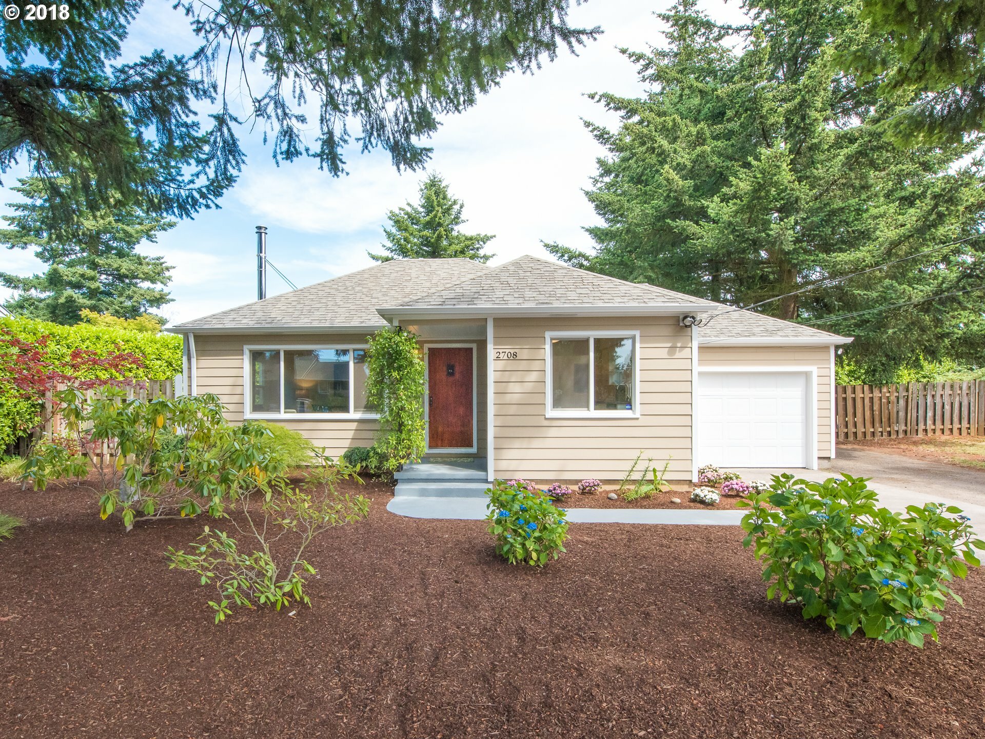 Property Photo:  2708 SE 164th Ave  OR 97236 