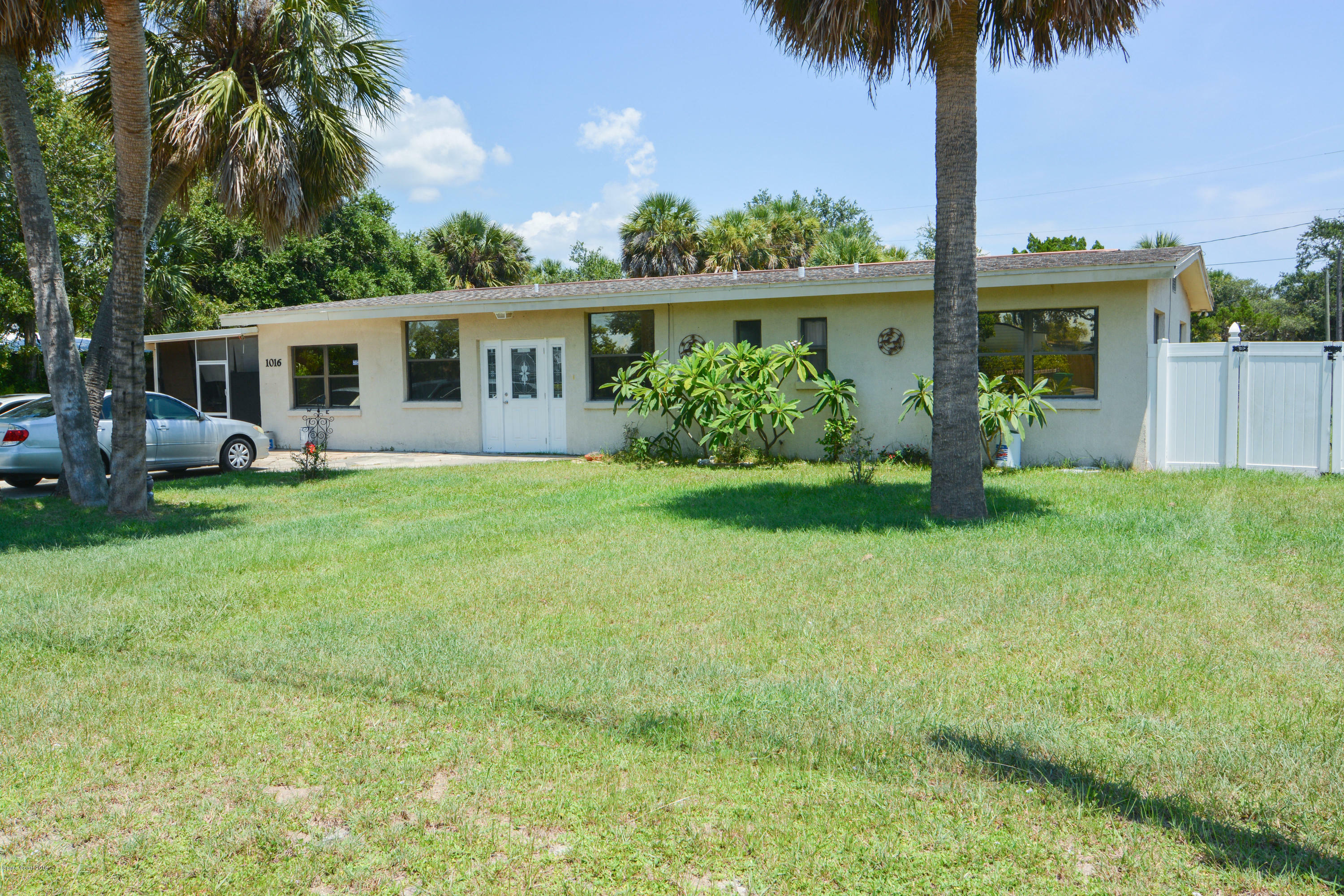 Property Photo: 1016 Sarno Road FL 32935