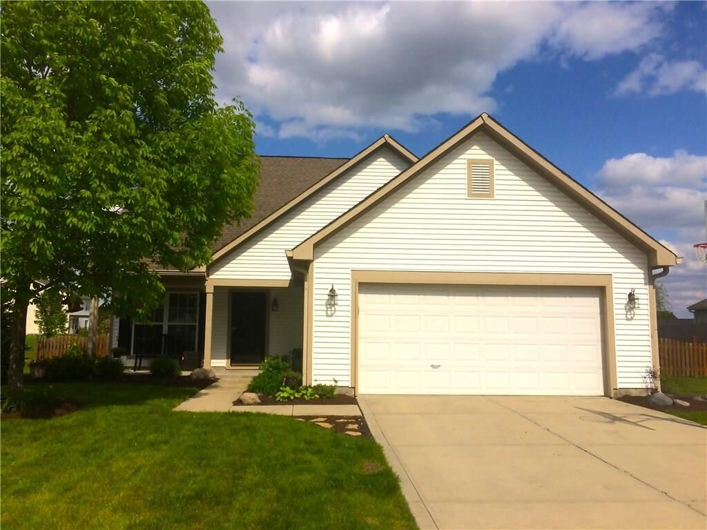 Property Photo:  4010 E Elkhorn Drive  IN 46074 