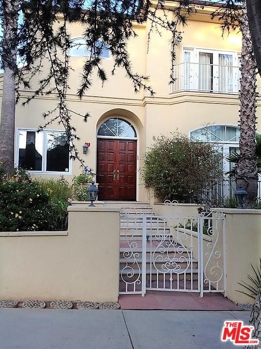 Property Photo: 843 15th St 2 CA 90403