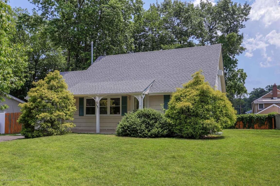 Property Photo: 727 Northstream Drive NJ 08753
