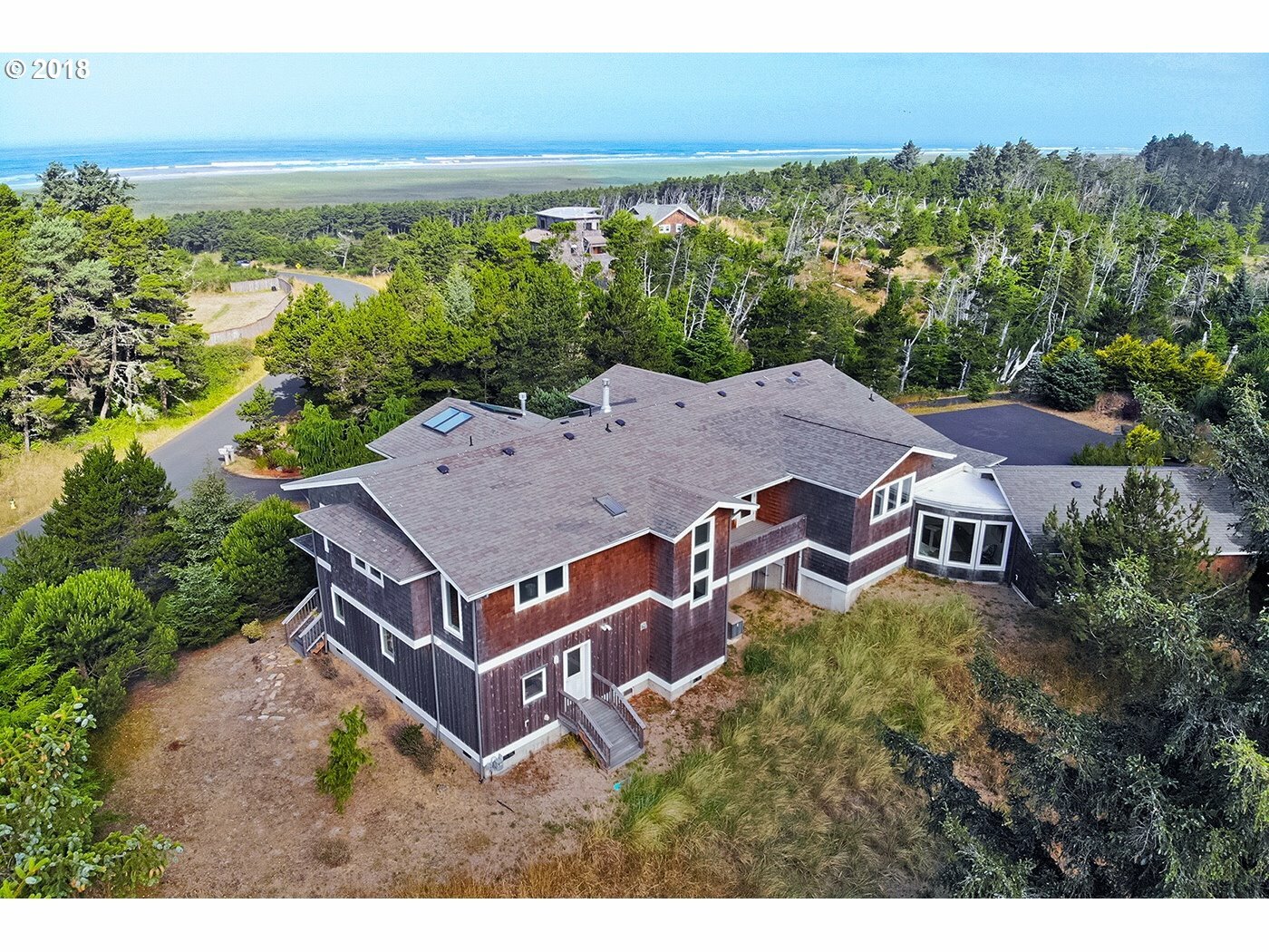 Property Photo: 33099 Malarkey Ln OR 97146