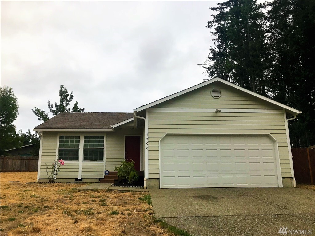 Property Photo: 1706 194th Ave Kp S WA 98349