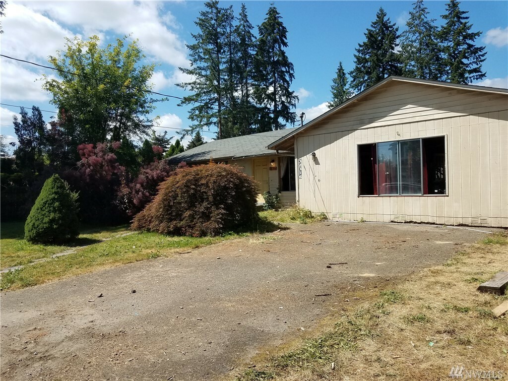 Property Photo:  32316 E Reitze St  WA 98014 