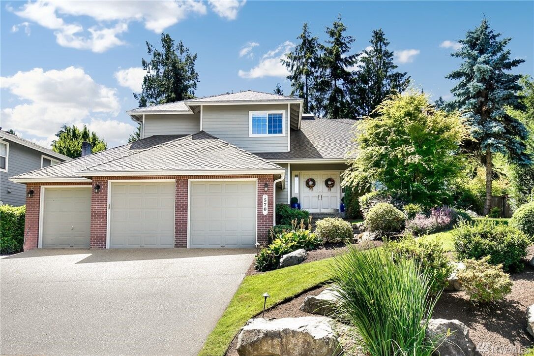 Property Photo: 570 Mt Olympus Dr SW WA 98027