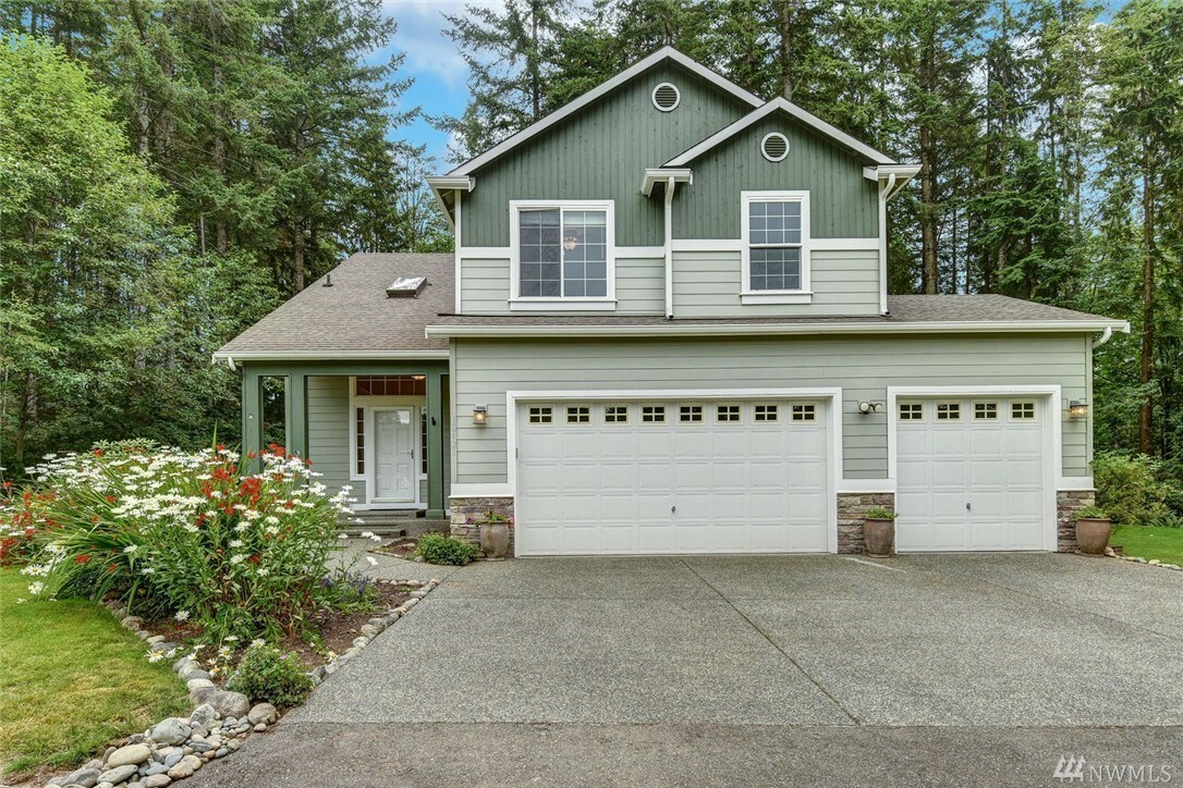 Property Photo:  10421 205th Dr SE  WA 98290 