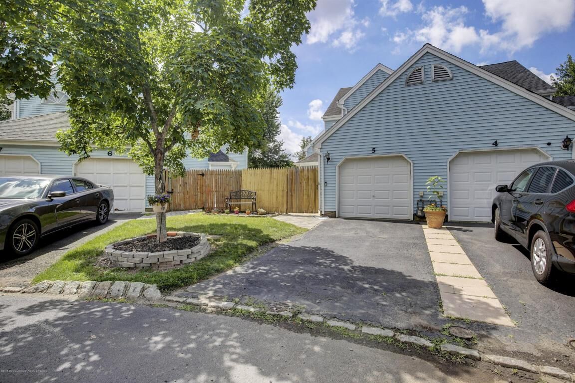 Property Photo:  5 Whittier Court  NJ 07728 