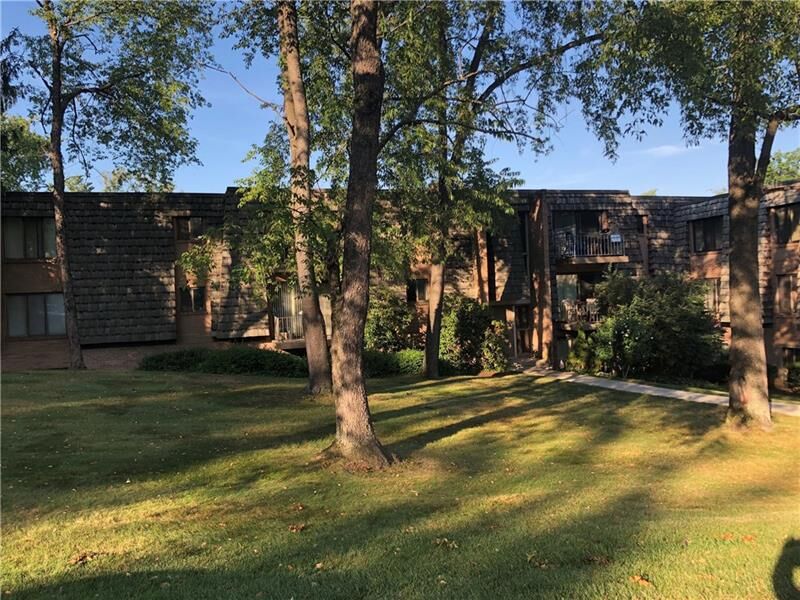 Property Photo: 1323 Forest Green Drive PA 15108