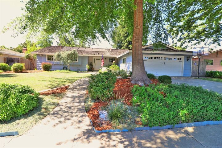 15 Lakeshore Circle  Sacramento CA 95831 photo