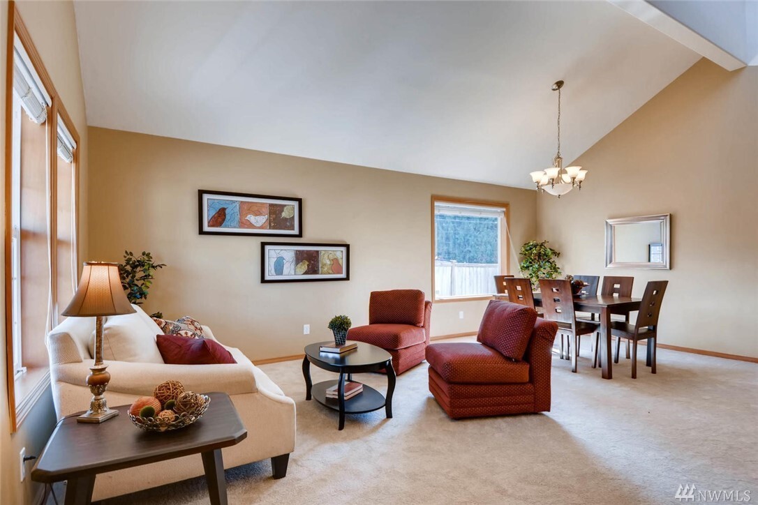Property Photo: 10725 SE 260th Place WA 98030