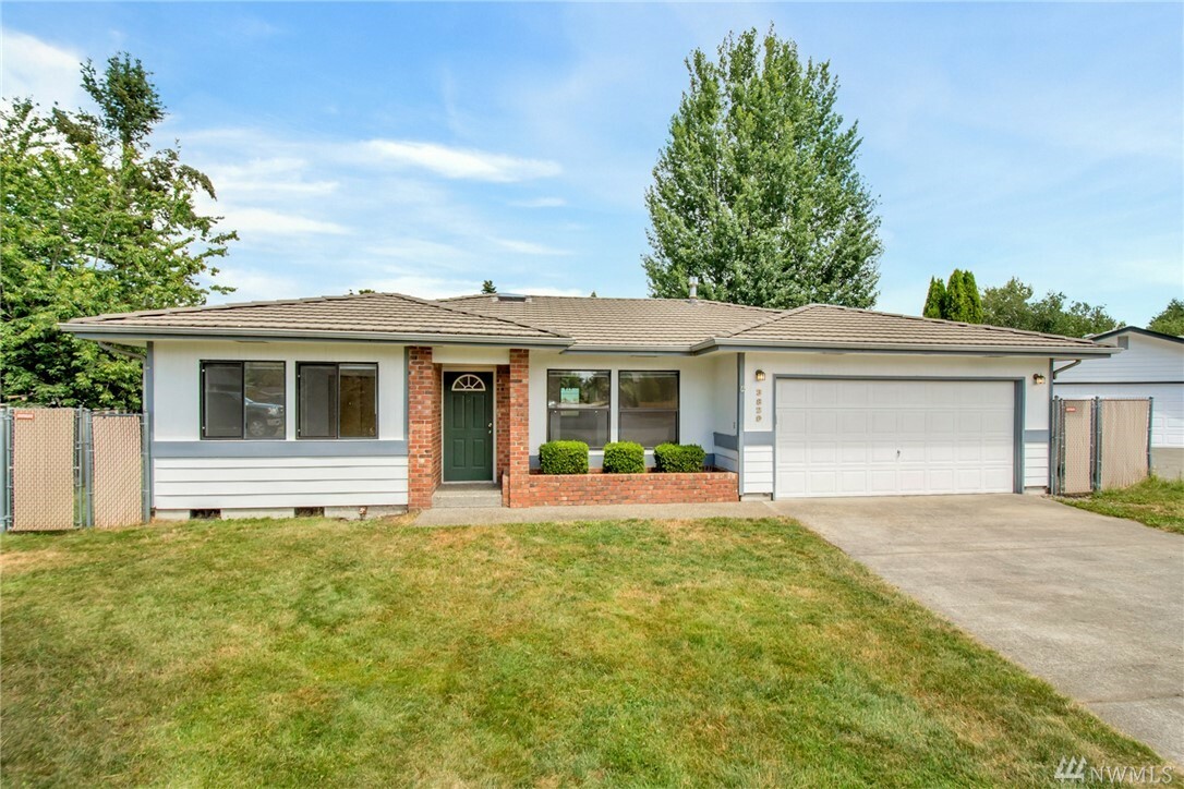 Property Photo:  3829 Blue Finch Ct SE  WA 98503 