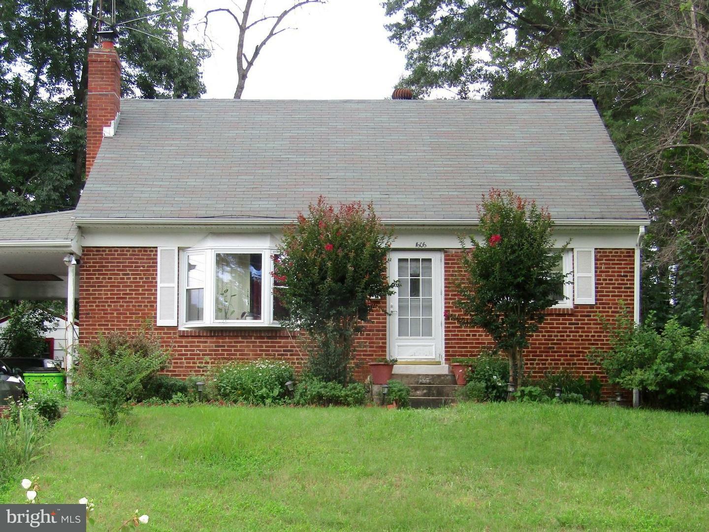 Property Photo:  1606 Maurice Drive  VA 22191 