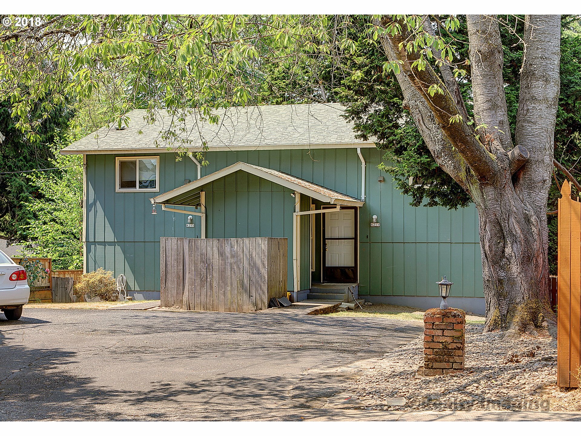 Property Photo: -1 SE 8th Ave OR 97202