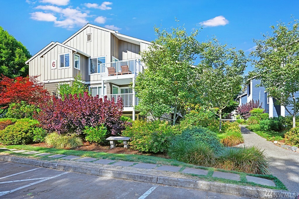 Property Photo:  300 N 130th St 6301  WA 98133 