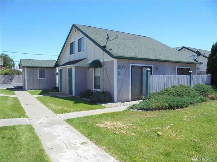 Property Photo:  507 S Beech St  WA 98837 