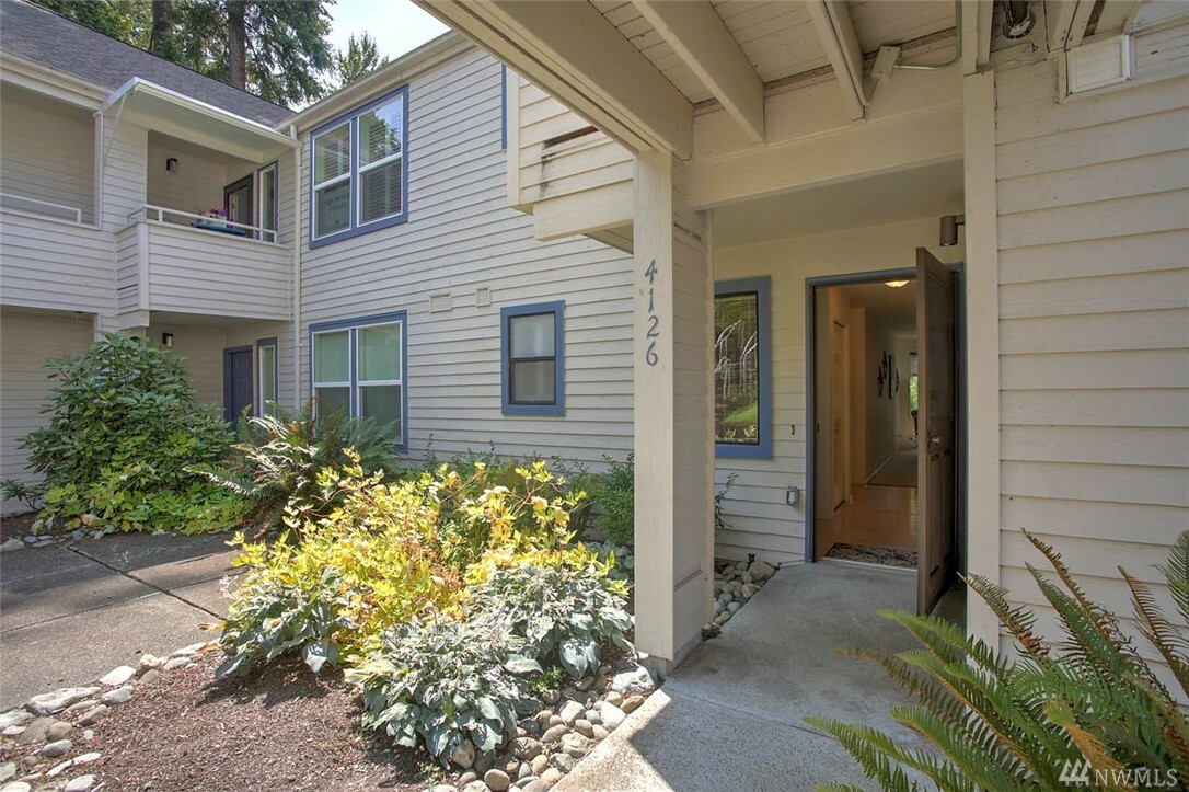 Property Photo:  4126 220th Place SE 1078  WA 98029 