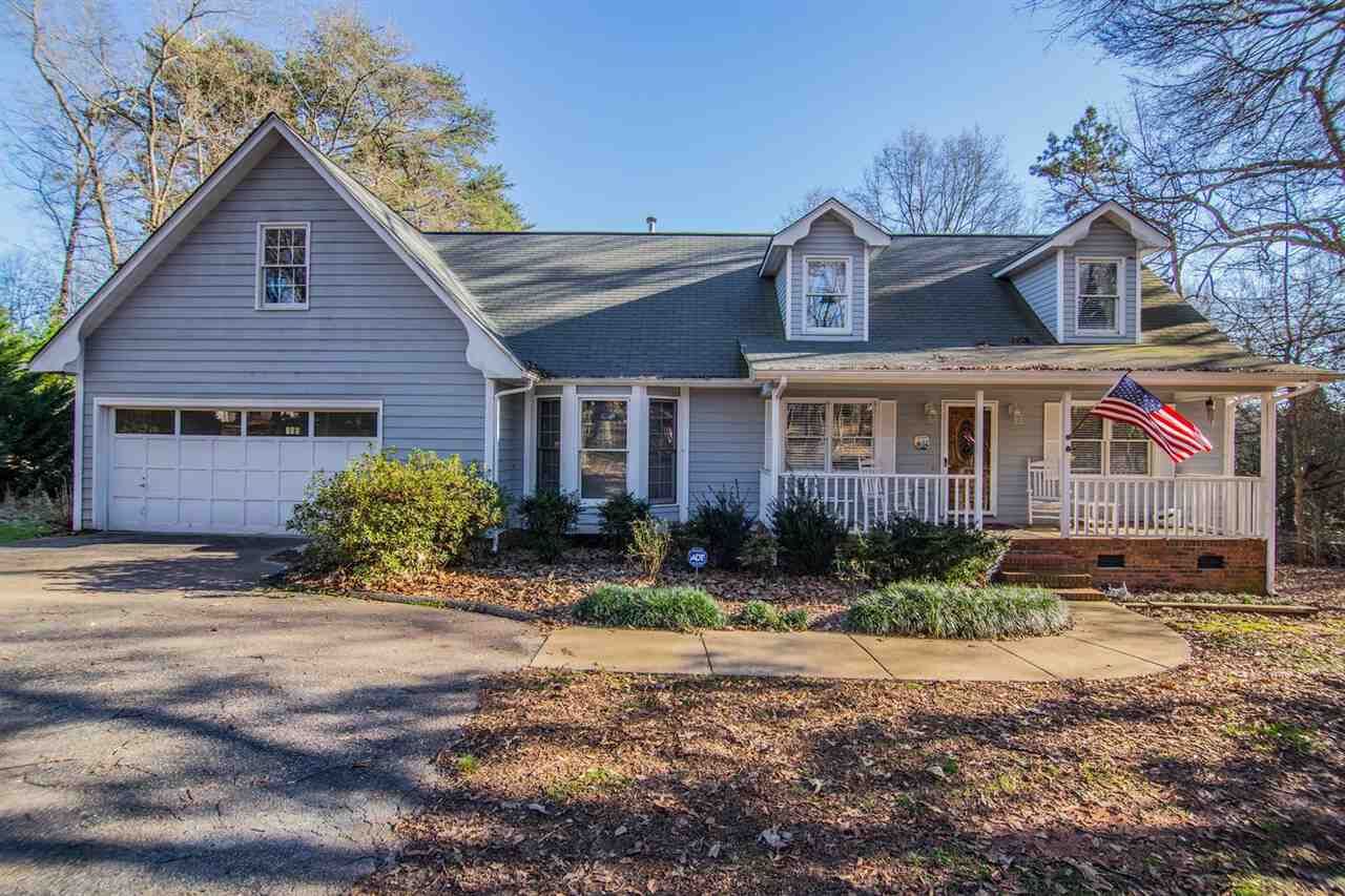 Property Photo:  323 Tracy Lane  SC 29369