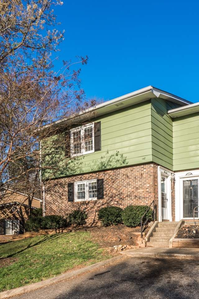 Property Photo: 148 Fernridge Drive SC 29307