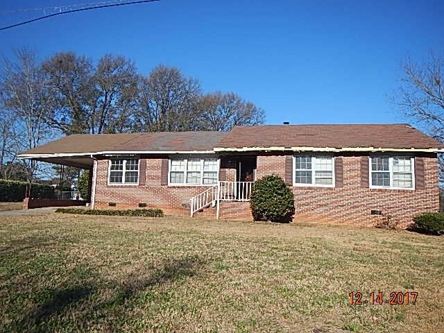 Property Photo: 107 Meadow St SC 29307