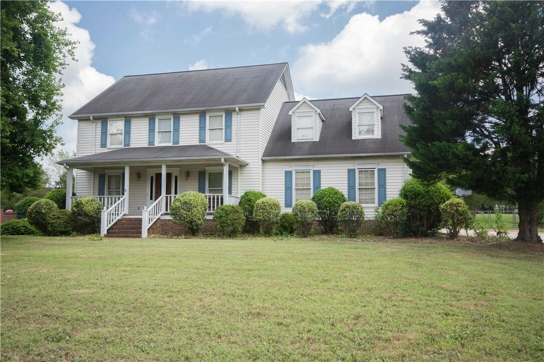 Property Photo:  112 Sun Chase Drive  SC 29642 