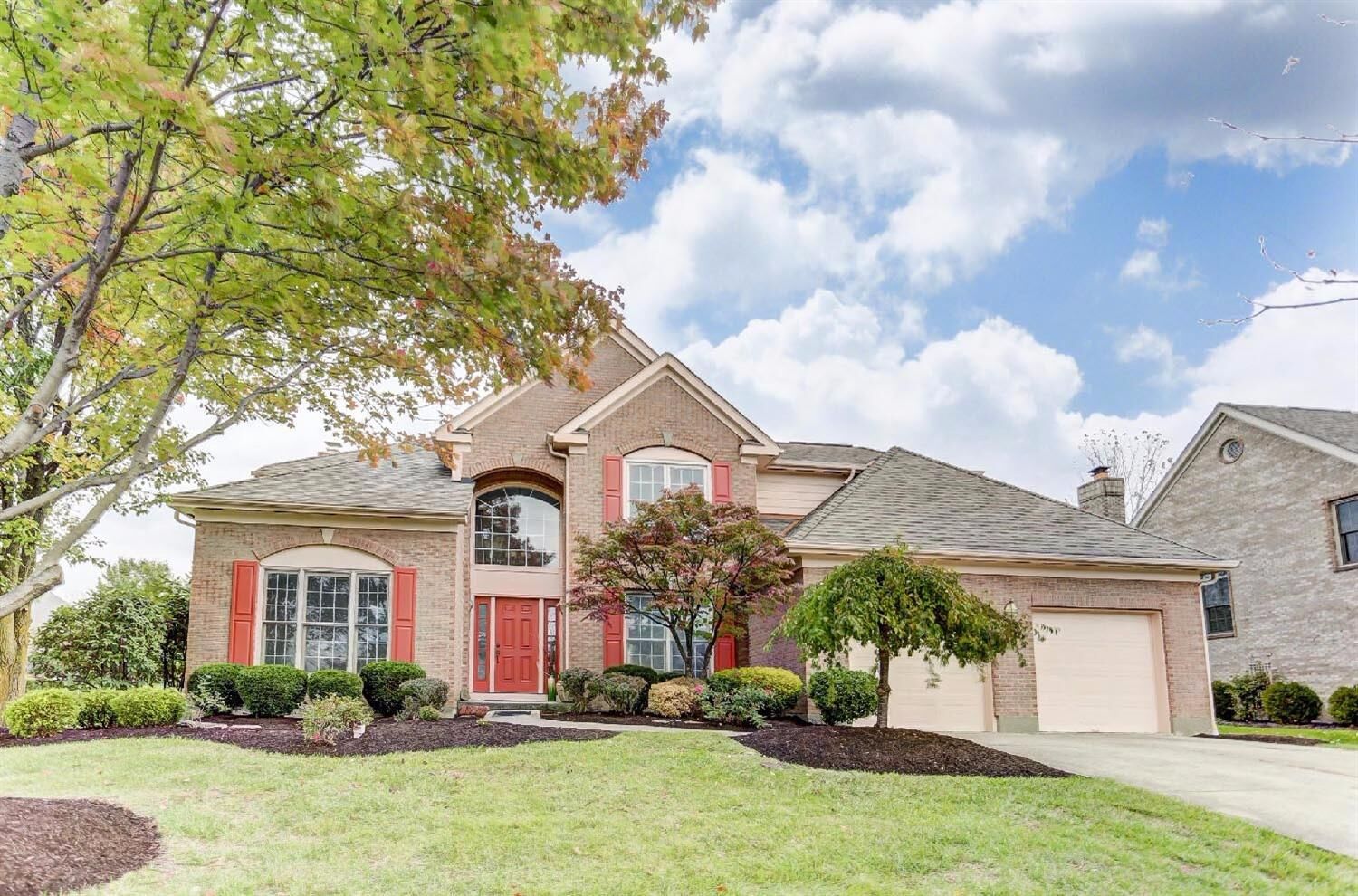 Property Photo: 7386 St Ives Place OH 45069