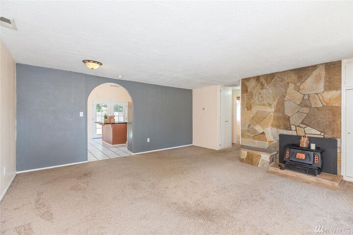 Property Photo:  1307 117th St S  WA 98444 