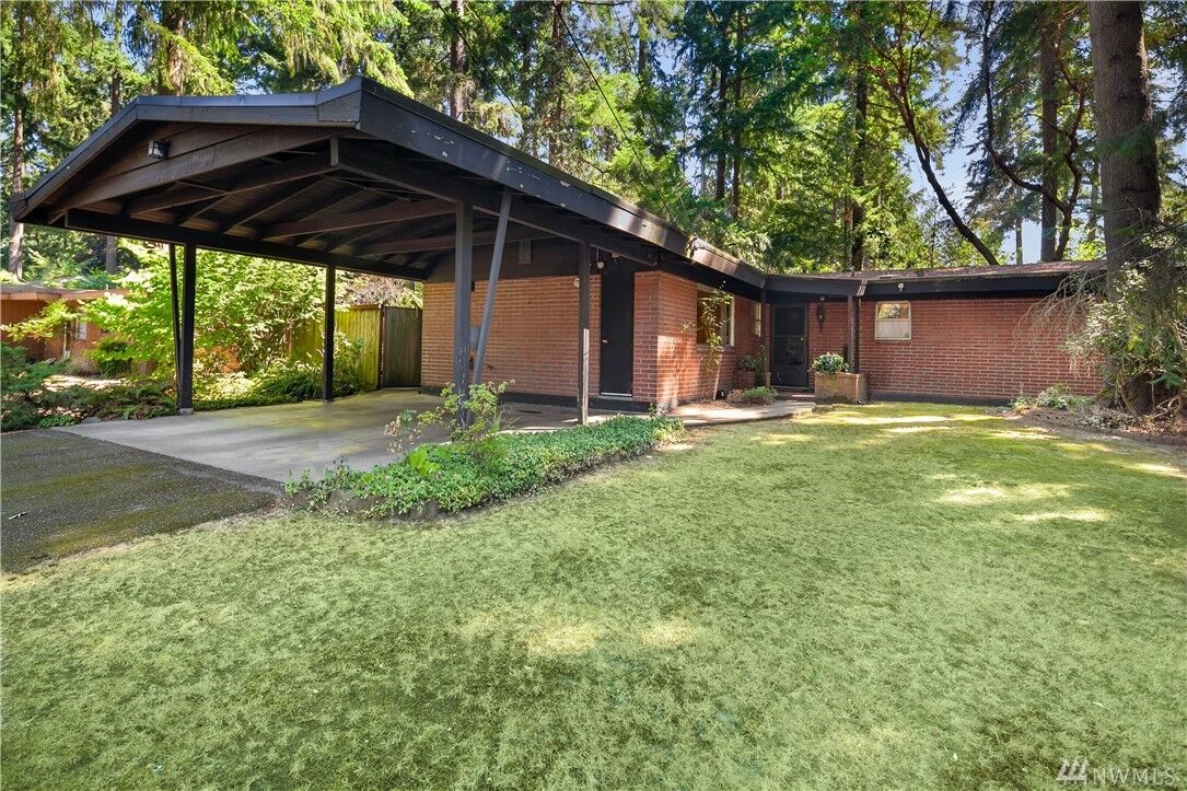 Property Photo: 2400 159th Ave NE WA 98008