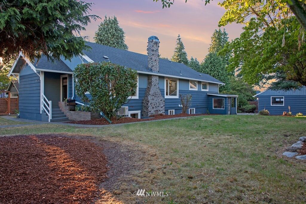Property Photo: 1724 SW Holden Street WA 98106