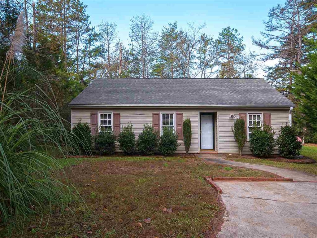 Property Photo:  204 Henry Court  SC 29630 