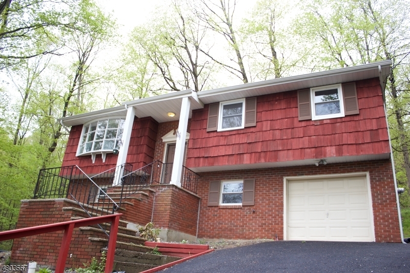 Property Photo:  544 Terrace Dr  NJ 07422 