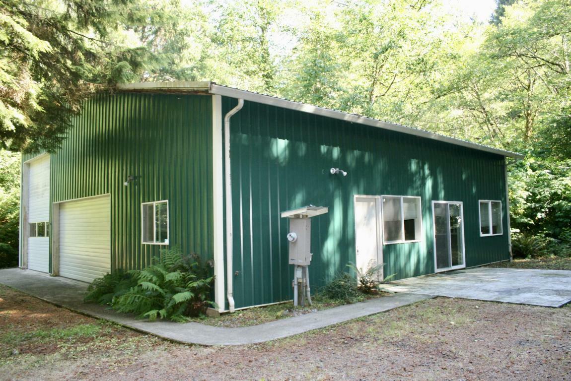 Property Photo: 5015 SE Port Avenue OR 97367