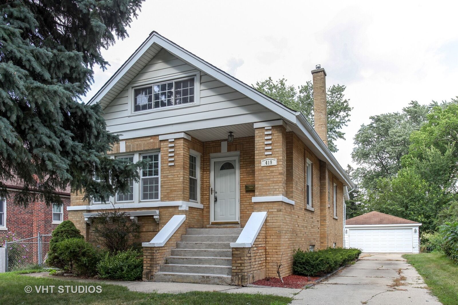 Property Photo: 419 Wisconsin Avenue IL 60181