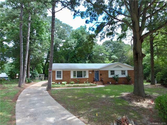 Property Photo: 4608 Mendham Drive NC 28215