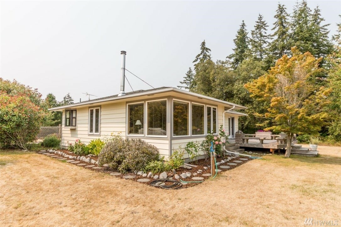 Property Photo:  301 Meade Rd  WA 98358 