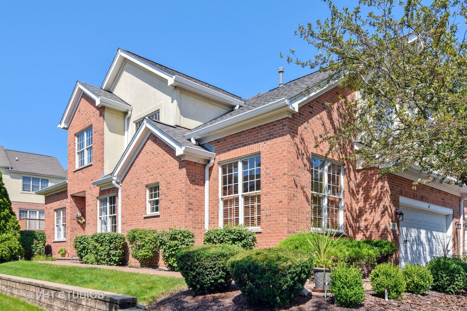 Property Photo:  883 Chancel Circle  IL 60137 