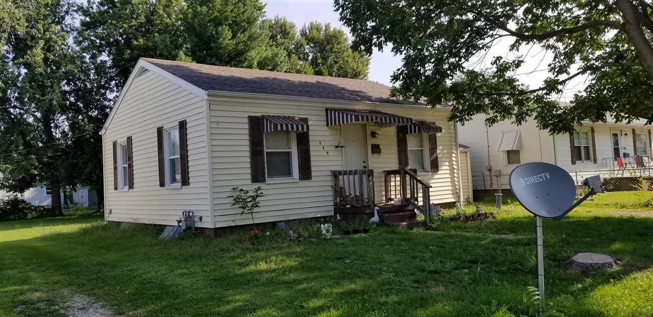 Property Photo:  835 E Spruce  IL 61520 