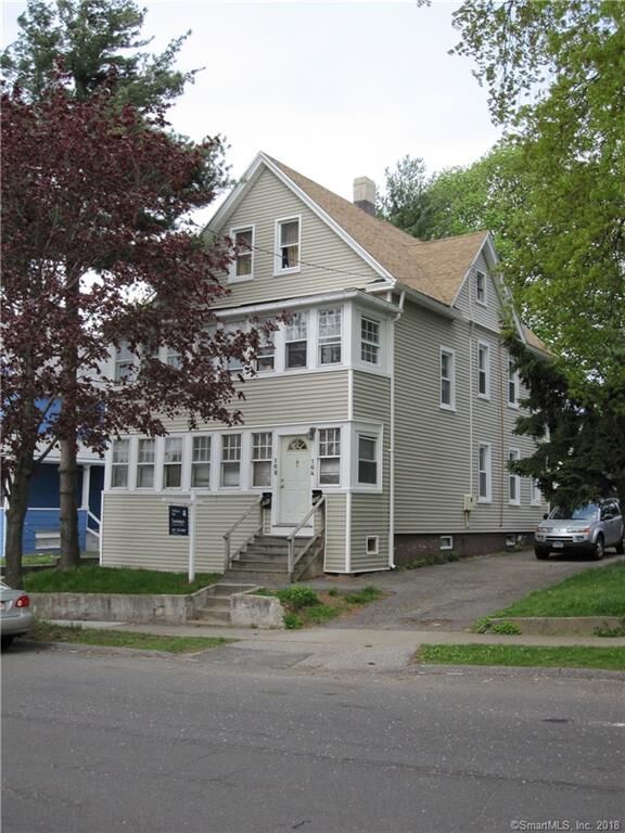 Property Photo:  164 West Avenue  CT 06615
