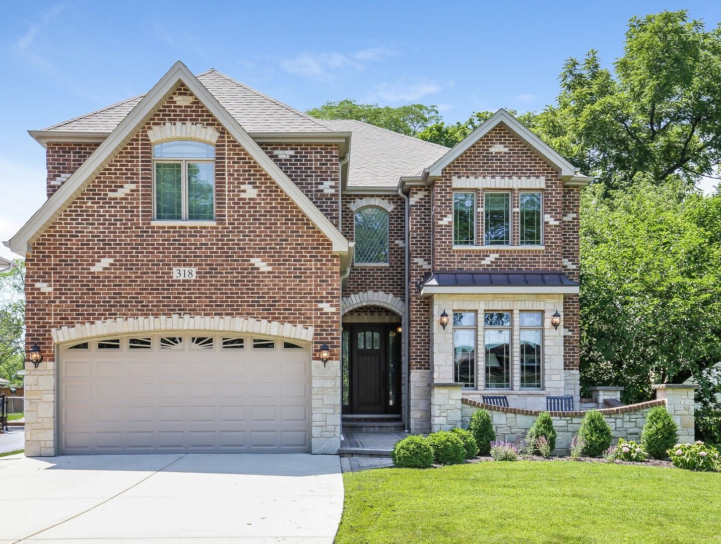 Property Photo:  318 Elm Avenue  IL 60126 