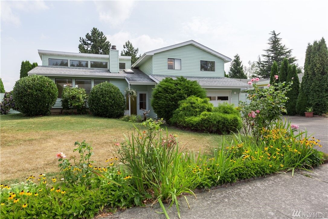 Property Photo:  6042 Westview Dr  WA 98248 