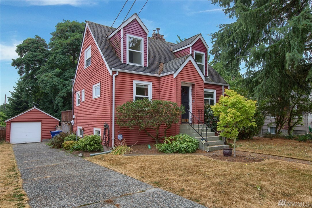 Property Photo:  12242 Evanston Ave N  WA 98133 