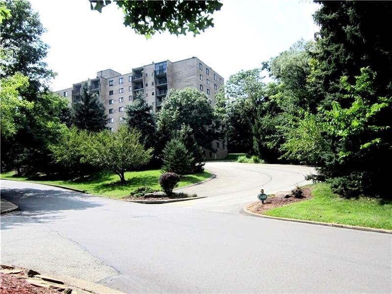 Property Photo:  1400 Smokey Wood Dr 411  PA 15218 